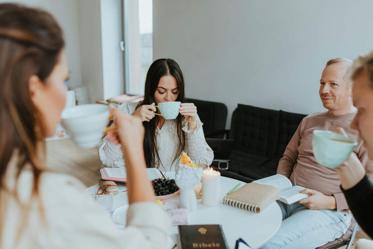 Vibe e la fatica di trovare un momento libero offline per un caffè o una cena insieme