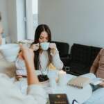 Vibe e la fatica di trovare un momento libero offline per un caffè o una cena insieme