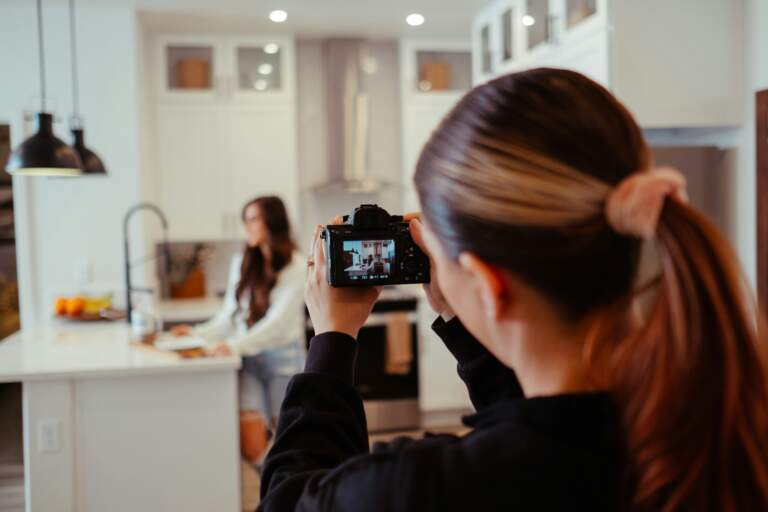 Il futuro dei Content Creator: quanto ci costa sembrare noi stessi